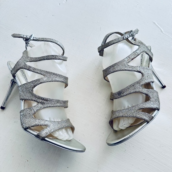 Michael Kors Silver Yvonne Ankle Strap Sandal - Size 10M - Picture 3 of 8